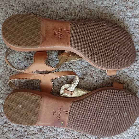 Giuseppe Zanotti Tan Sandals with Gold embellishment size 36 - Picture 3 of 12